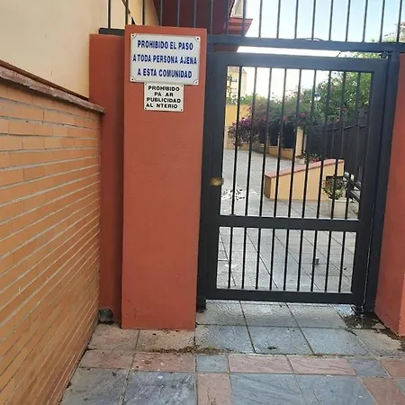 Piso En Malaga. フエンヒロラ